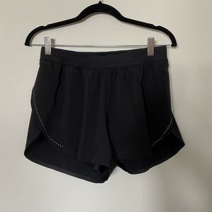 Lululemon find your pace short